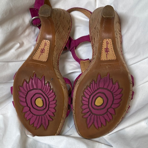 Born Crown magenta suede leather wedge sandals 7/48 just in time for Valentine’s - Picture 5 of 13